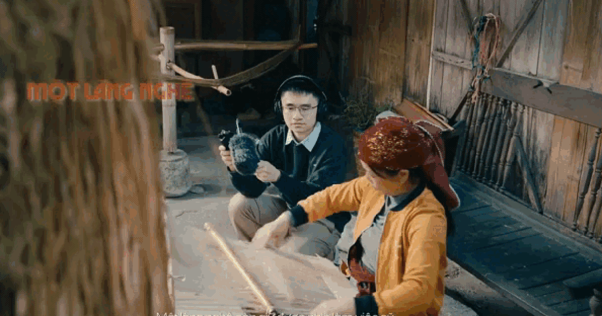 Gen Z chi hơn 1 tỉ đồng mua thiết bị để 'chạm' vào văn hóa Việt