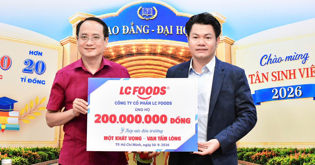 LC Foods trao 200 triệu đồng tiếp sức đến trường tân sinh viên nghèo