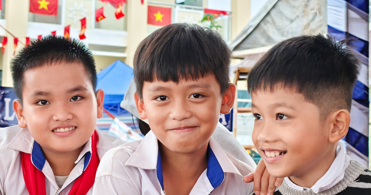 Border-area students in Gia Lai move into a new, bright school