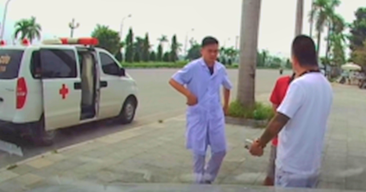 Vụ đưa bệnh nhân về nhà 16km trả 9 triệu đồng: Công an đang xác minh xe cấp cứu từ bên ngoài lấy logo, gắn còi hú của bệnh viện