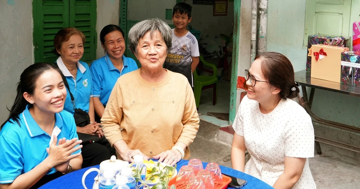 Young volunteers repair homes and give health insurance cards and gifts to struggling residents