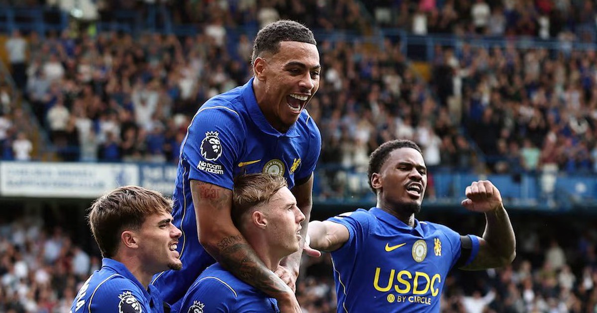 Chelsea luyện 'chiêu lạ' của bóng bầu dục trước trận gặp Arsenal