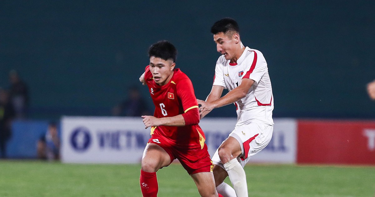 Trực tuyến U20 Việt Nam - U20 Iran (19h): U20 Việt Nam đá 4 tiền đạo