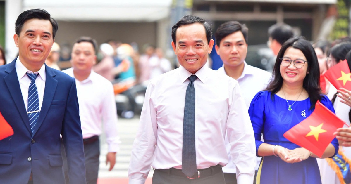Bí thư Trần Lưu Quang, chủ tịch Nguyễn Văn Được dự lễ khai giảng tại Trường THPT Trần Khai Nguyên