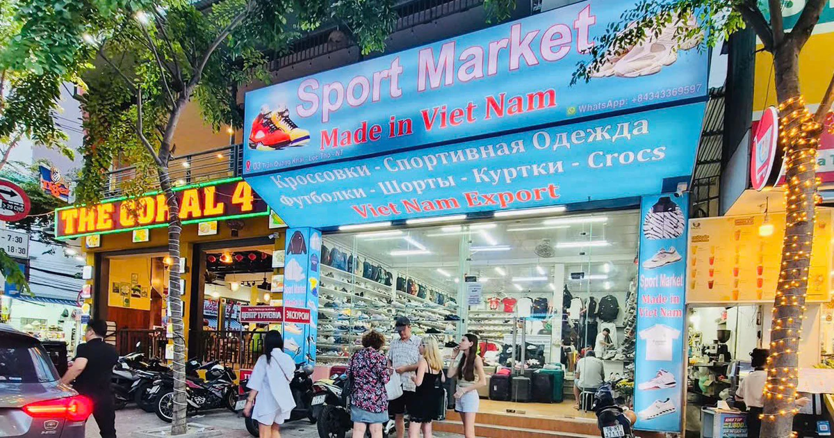 Gửi giày sang Nga mới biết hàng giả, cửa hàng bán ở Nha Trang bị phạt 50 triệu