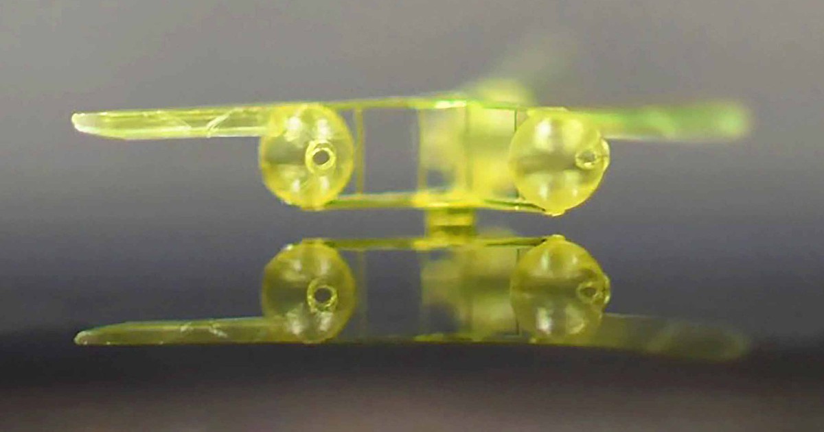 Engineers build a 1 mm robot that flies using sound