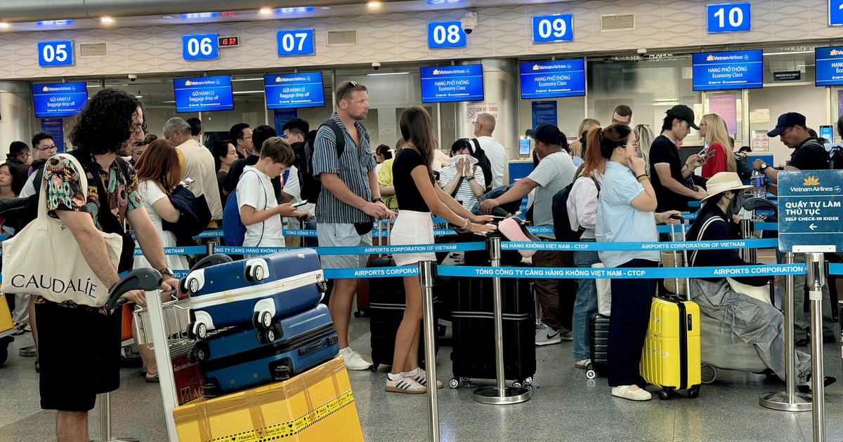 Vietnam Domestic Airfares Fall, Making Round-Trip Tickets as Cheap as One-Way Fares