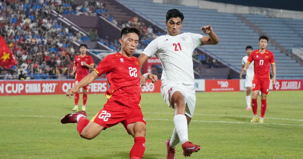 U20 Việt Nam - U20 Iran (Hiệp 1) 0-0: U20 Iran ép sân