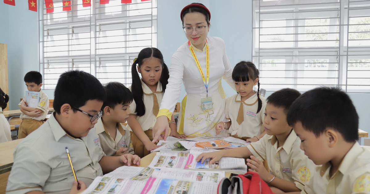 Sau khai giảng, trường mới sáp nhập báo chưa tổ chức bán trú, phụ huynh chới với