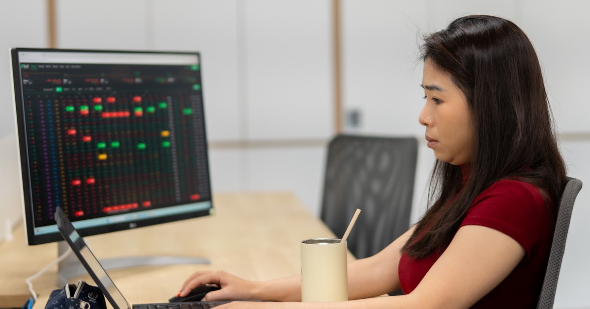 VN-Index vượt 1.850 điểm, nhưng 3/4 lượng cổ phiếu trên sàn vẫn 'lạ' lắm
