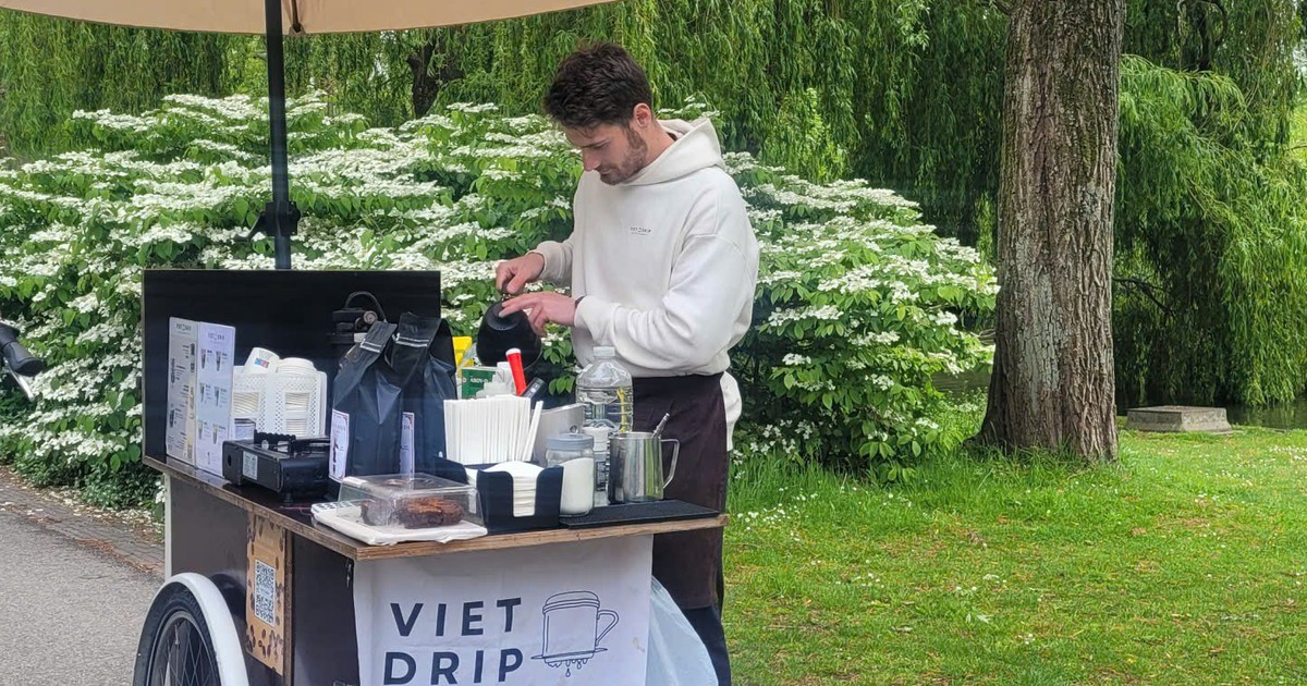 Bất ngờ với xe cà phê Robusta mang phong cách vỉa hè Việt của chàng trai Croatia ở Amsterdam