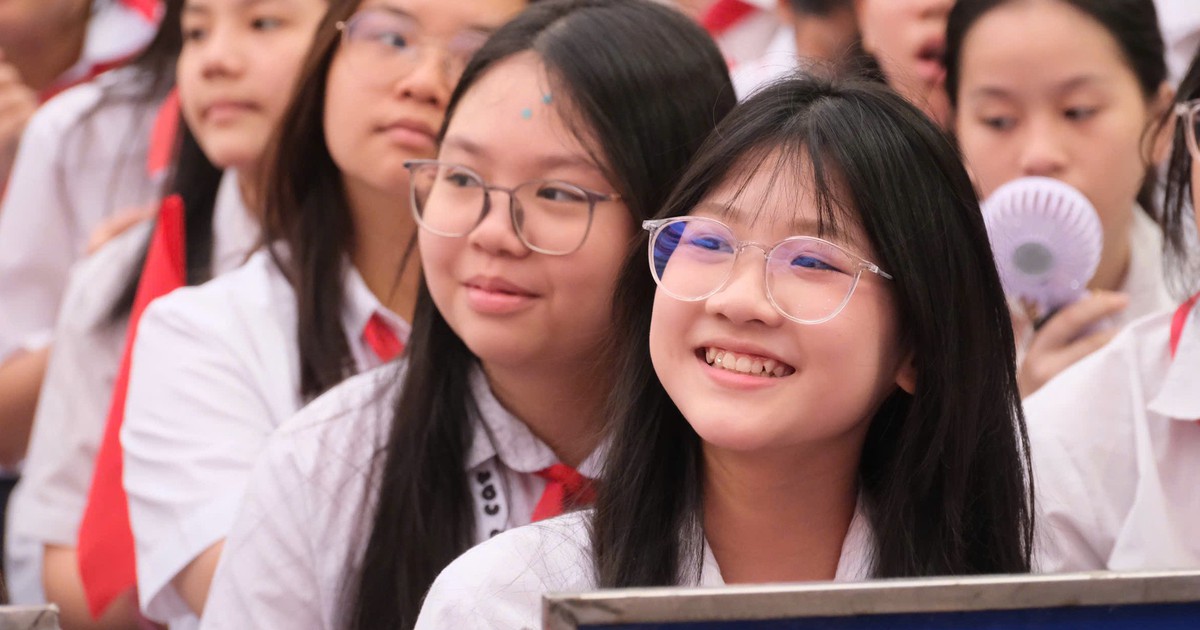 Bộ Giáo dục sẽ rà soát, chỉnh sửa đồng bộ sách giáo khoa