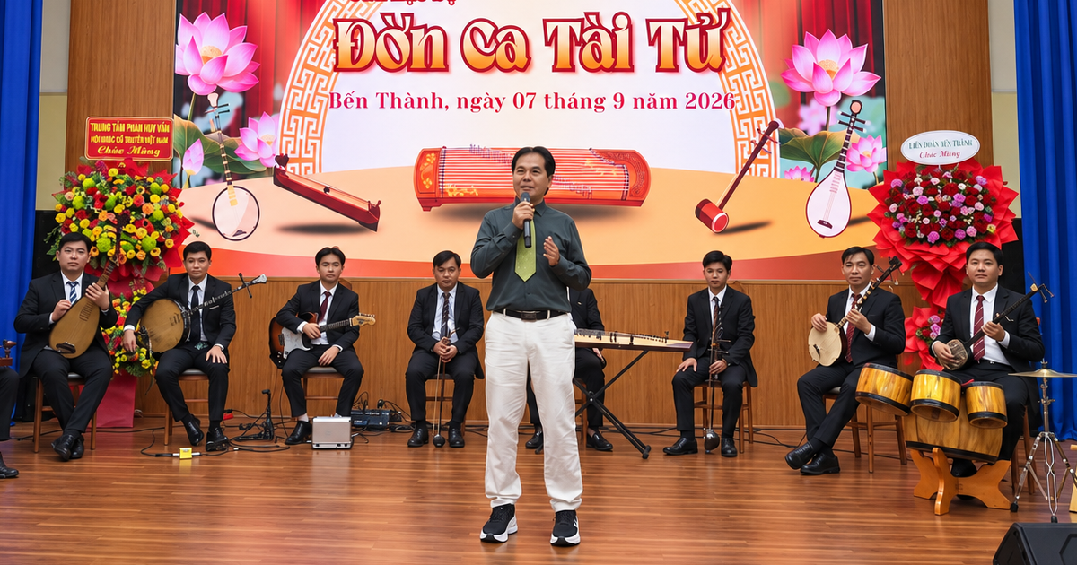 A Ho Chi Minh City school is bringing 20 artisans in to teach free traditional music classes