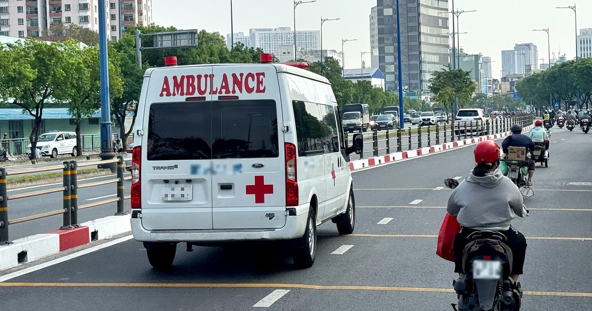 Giá xe cấp cứu mỗi nơi một kiểu, người bệnh lãnh đủ