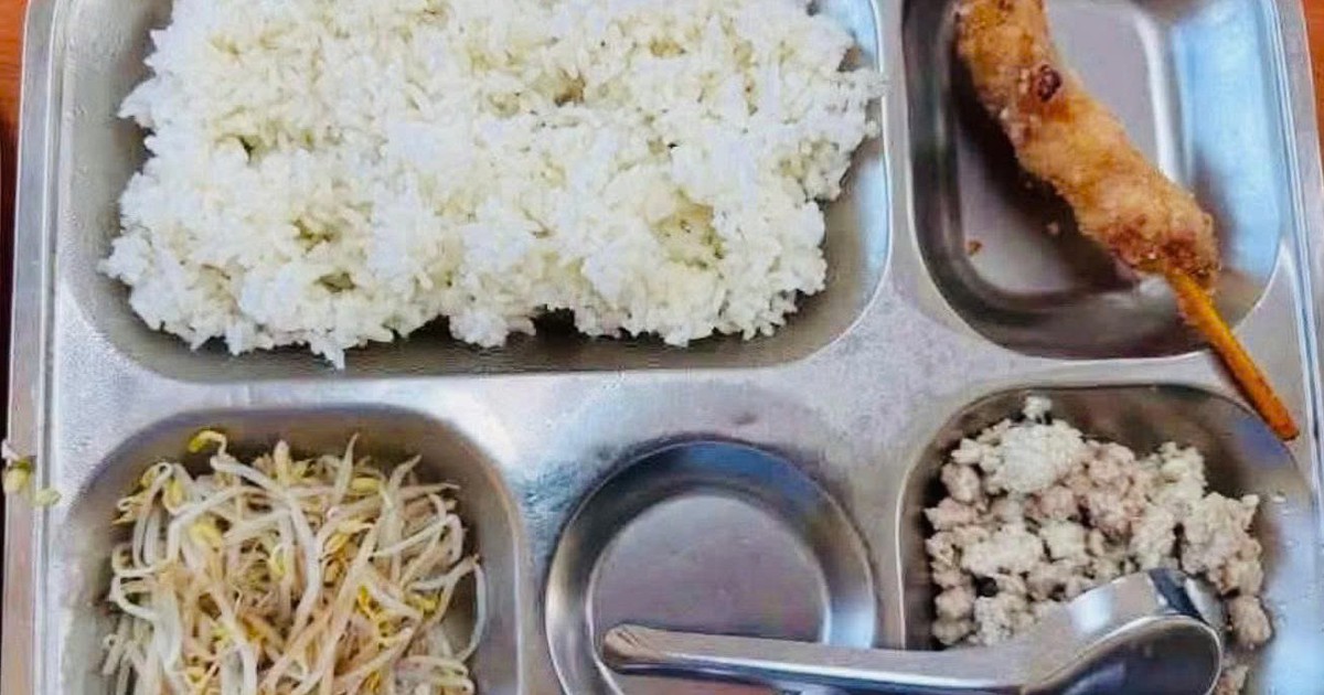 Suất ăn bán trú 40.000 đồng nhưng lèo tèo ít giá đỗ và thịt băm, lãnh đạo Hà Nội chỉ đạo kiểm tra