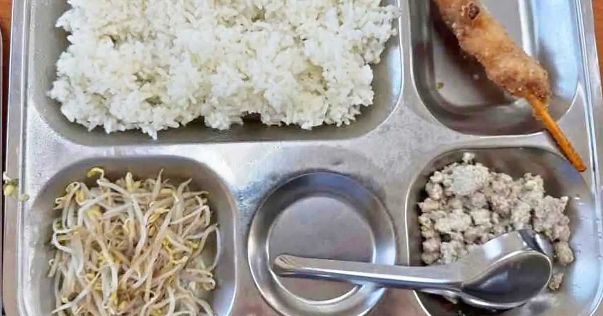 Hà Nội yêu cầu rà soát toàn bộ bữa ăn bán trú sau phản ánh học sinh gần 13h mới có cơm