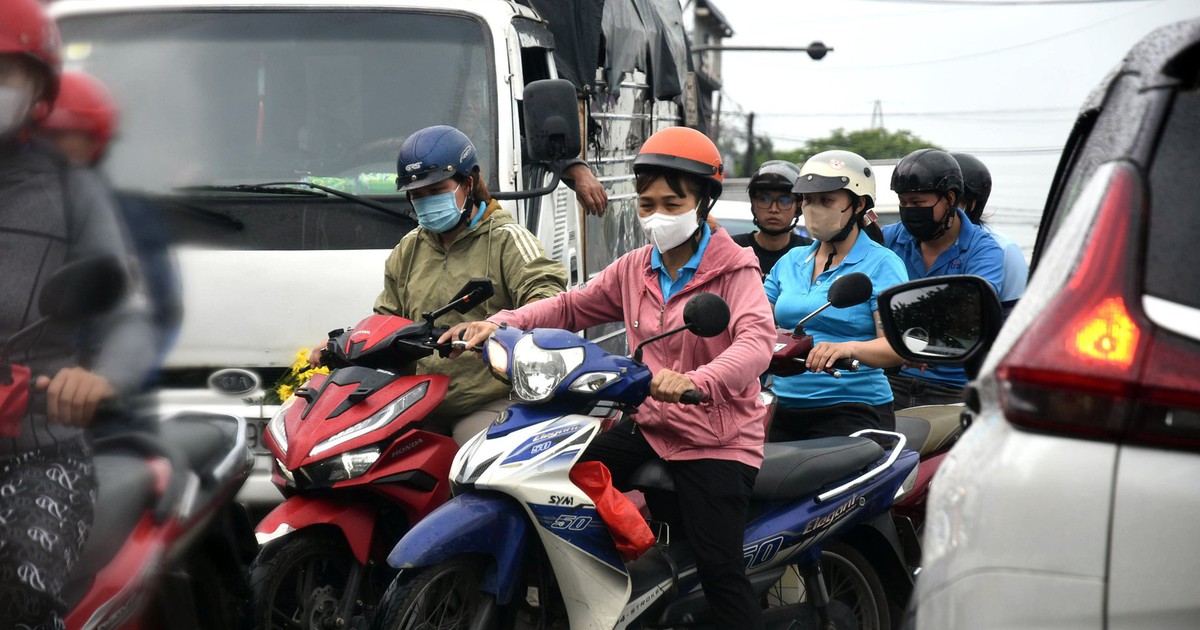 Vụ 4 người bị cuốn vào gầm xe tải: Cổng 11 nhiều lần điều chỉnh, vì sao vẫn là 'điểm đen' giao thông?