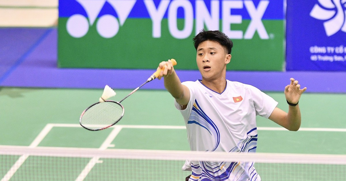 Gác công việc, cha con VĐV cầu lông vào Nam đánh một trận Vietnam Open rồi về
