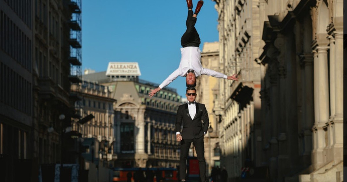 Vietnam’s Giang brothers launch circus photo album after setting new world record in Italy