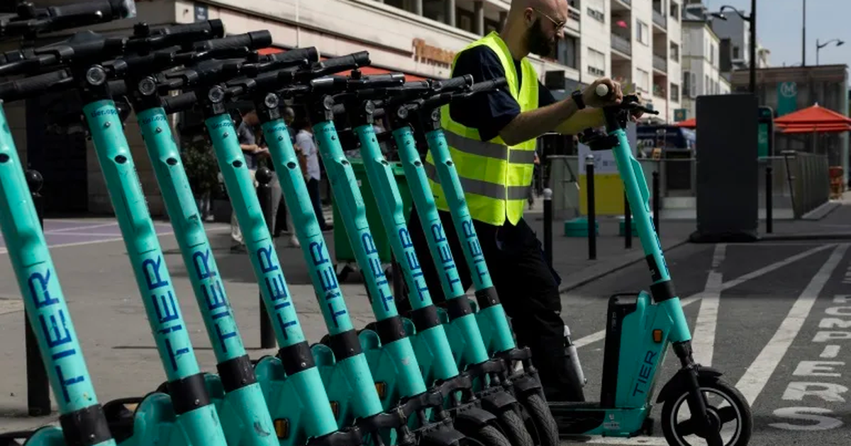 Paris bids adieu to love-or-hate electric scooters