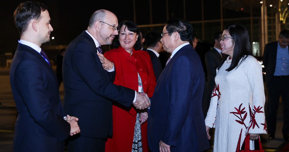 Vietnam’s PM Pham Minh Chinh departs for WEF-54, visits to Hungary, Romania