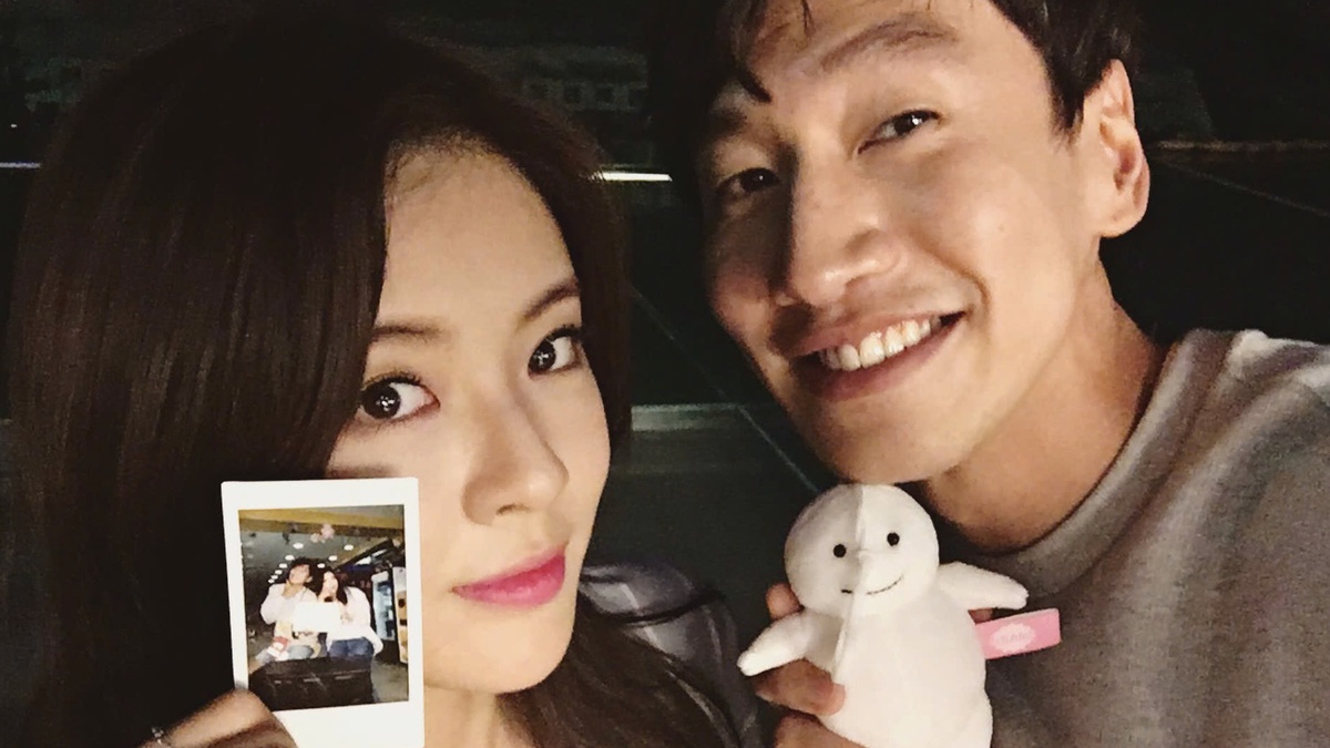 Lee Kwang Soo nói gì về tin đồn kết hôn với Lee Sun Bin? - Tuổi Trẻ Online
