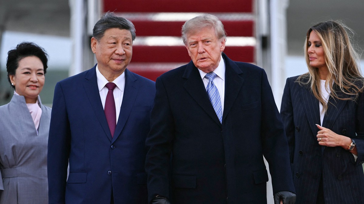 Ông Trump đón ông Tập tại sân bay, Mỹ - Trung Quốc gia hạn đình chiến  thương mại - Tuổi Trẻ Online