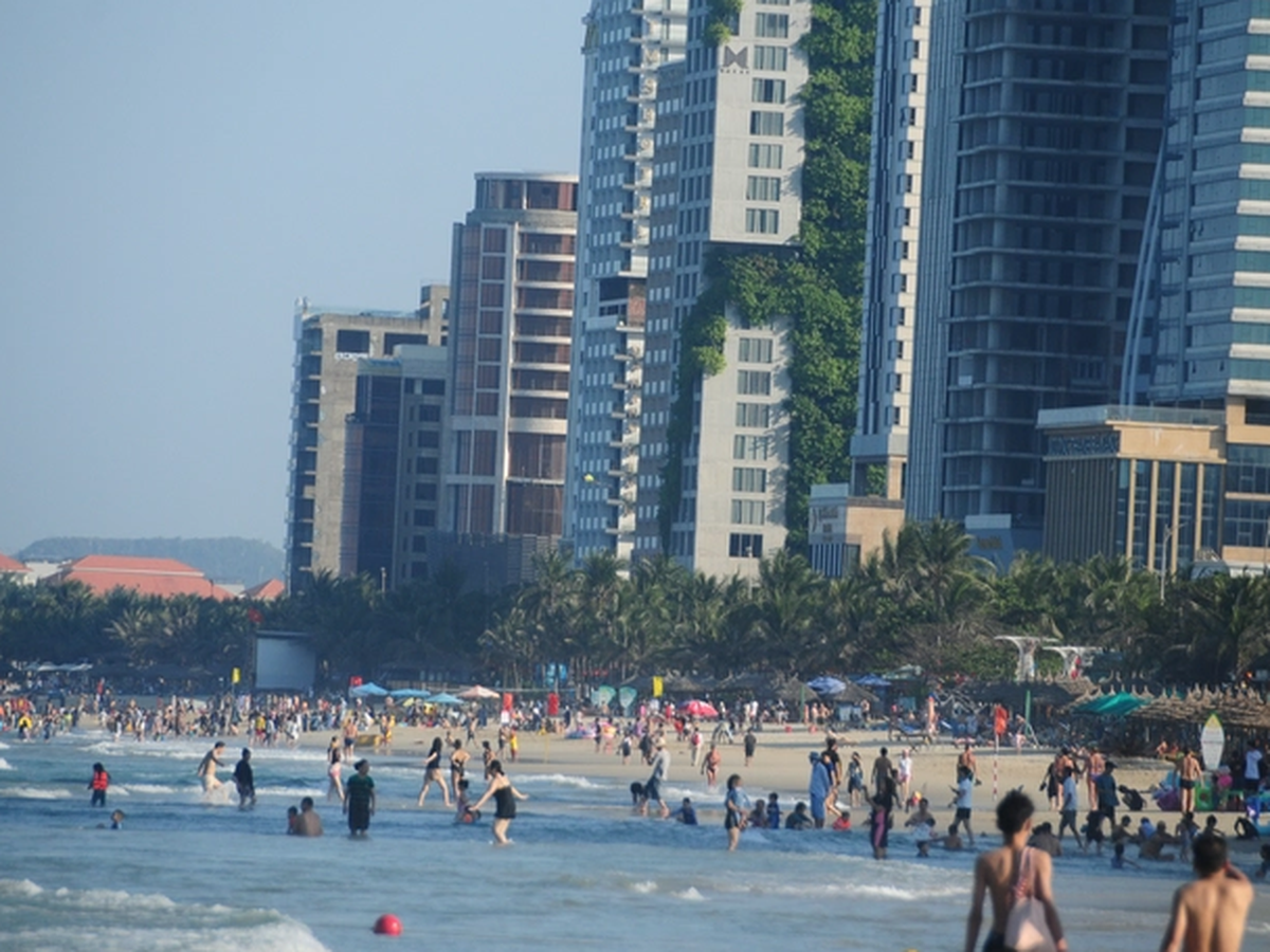 Chinese tourists return in large numbers to Vietnam’s Da Nang after 5-year absence