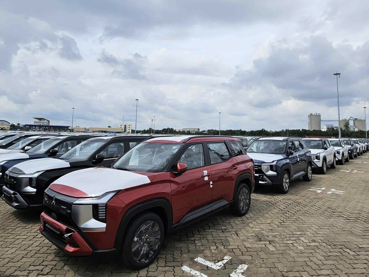 First batch of Mitsubishi Destinator arrives in Vietnam