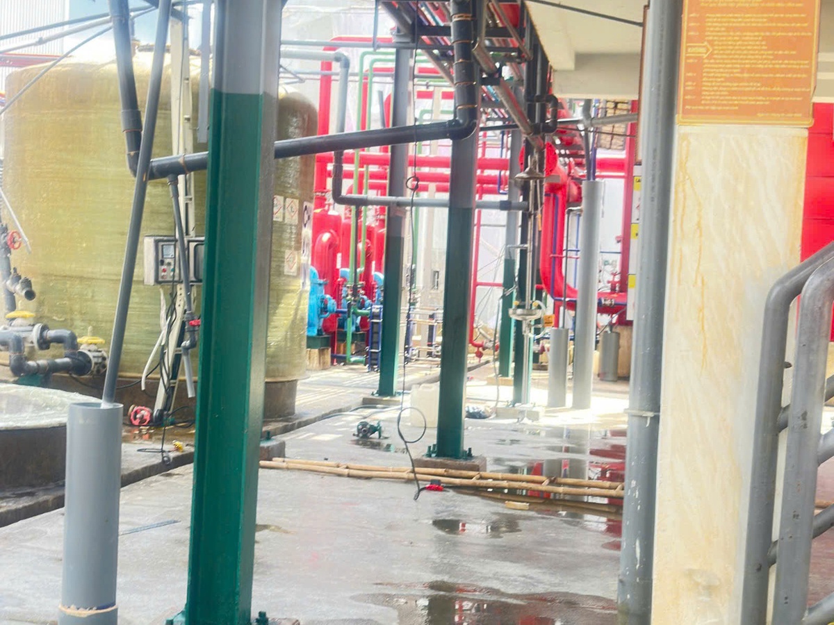 Acid tank explosion kills 2 workers in Vietnam’s Lam Dong