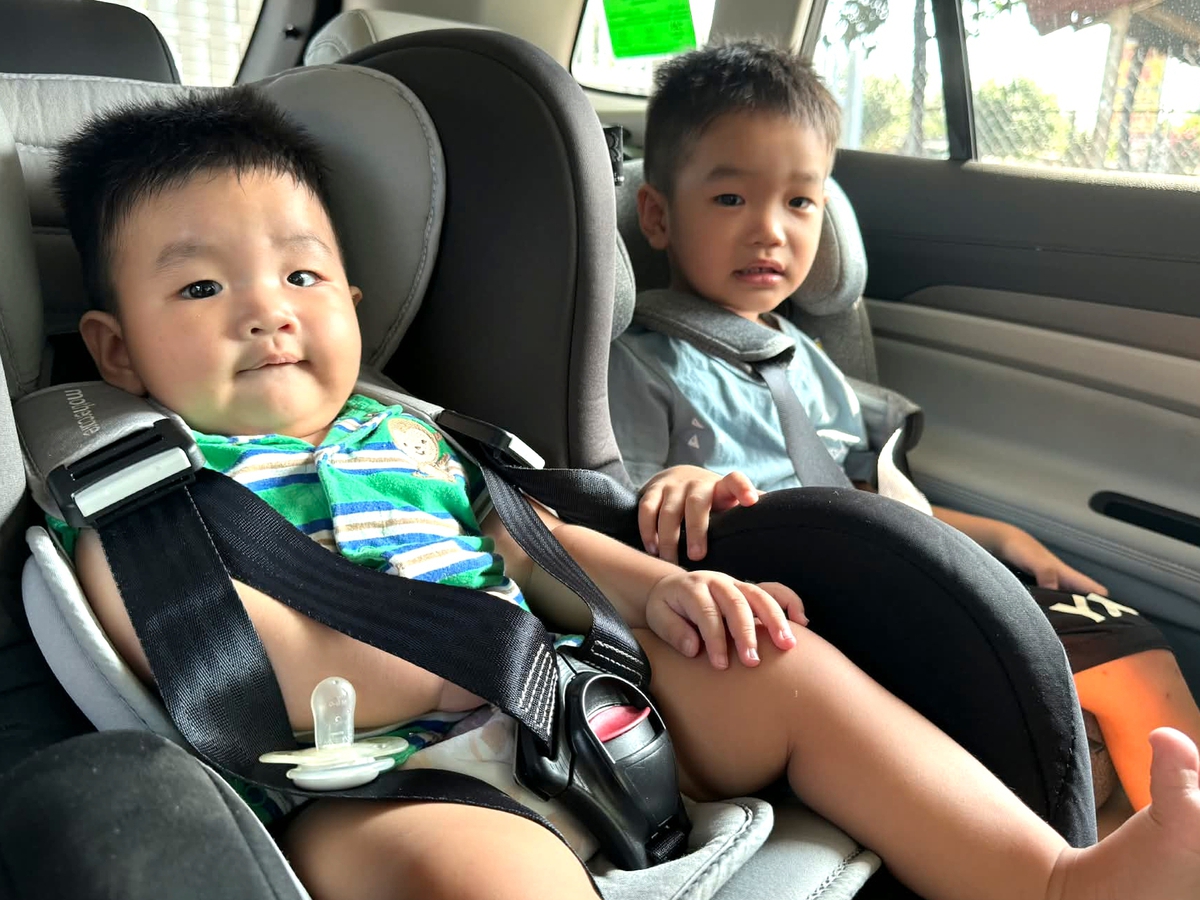 Vietnam to require child car seats from 2026