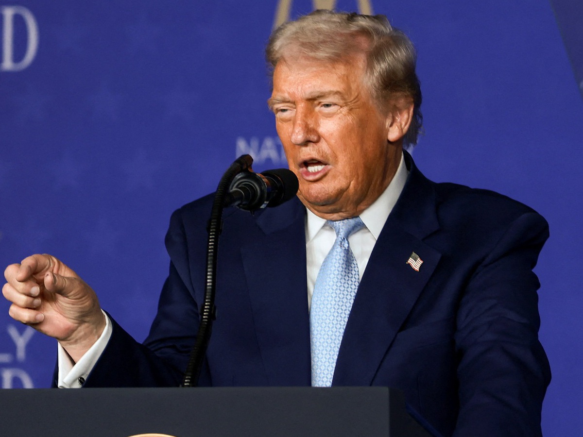 Khảo sát mới nhất: Tỉ lệ ủng hộ ông Trump xuống thấp - Tuổi Trẻ Online