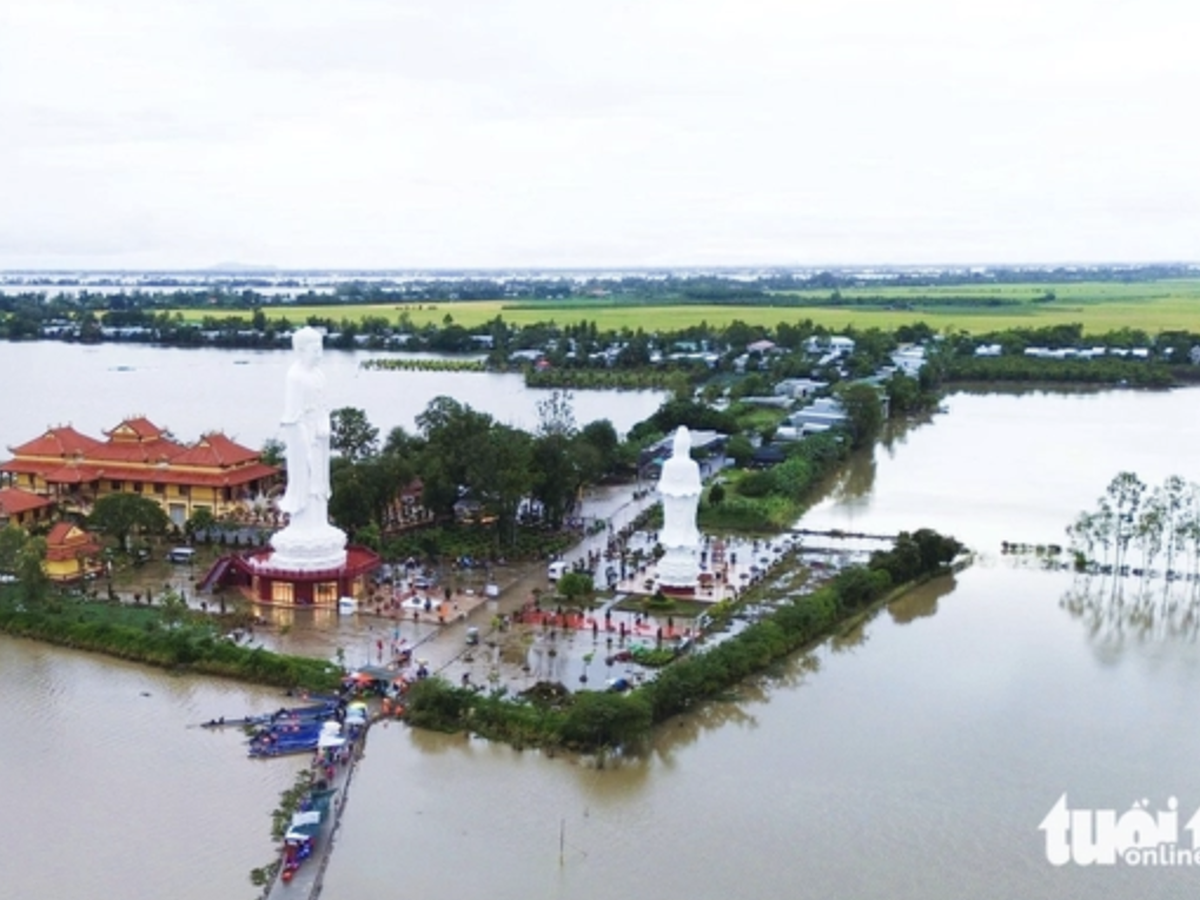Tourists try new flood-season experiences in Vietnam’s Mekong Delta
