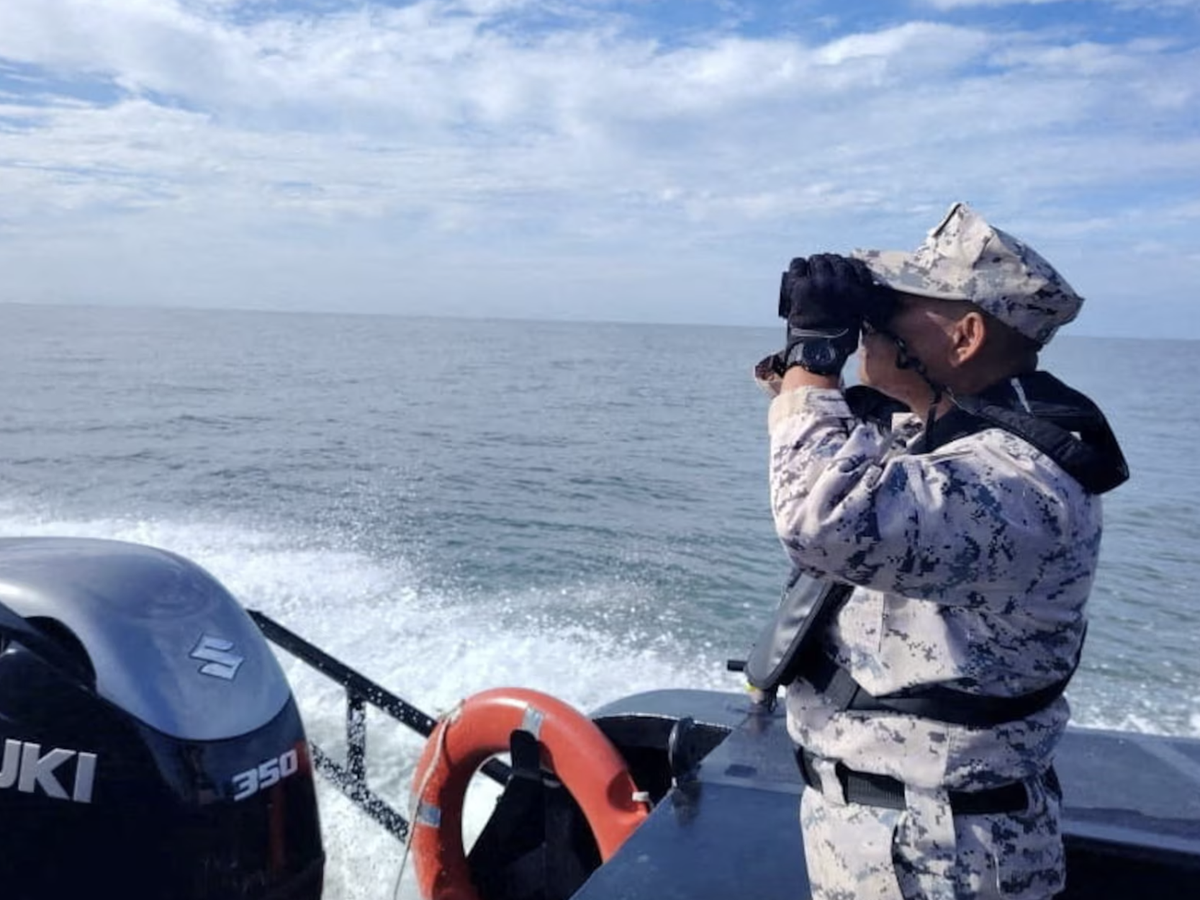 Migrant vessel sinks off Malaysia-Thailand border, hundreds missing