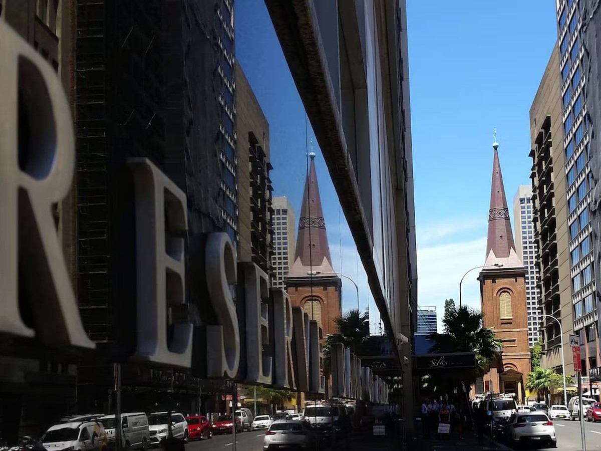 Australia central bank saw risk of rate rise in 2026 to contain inflation