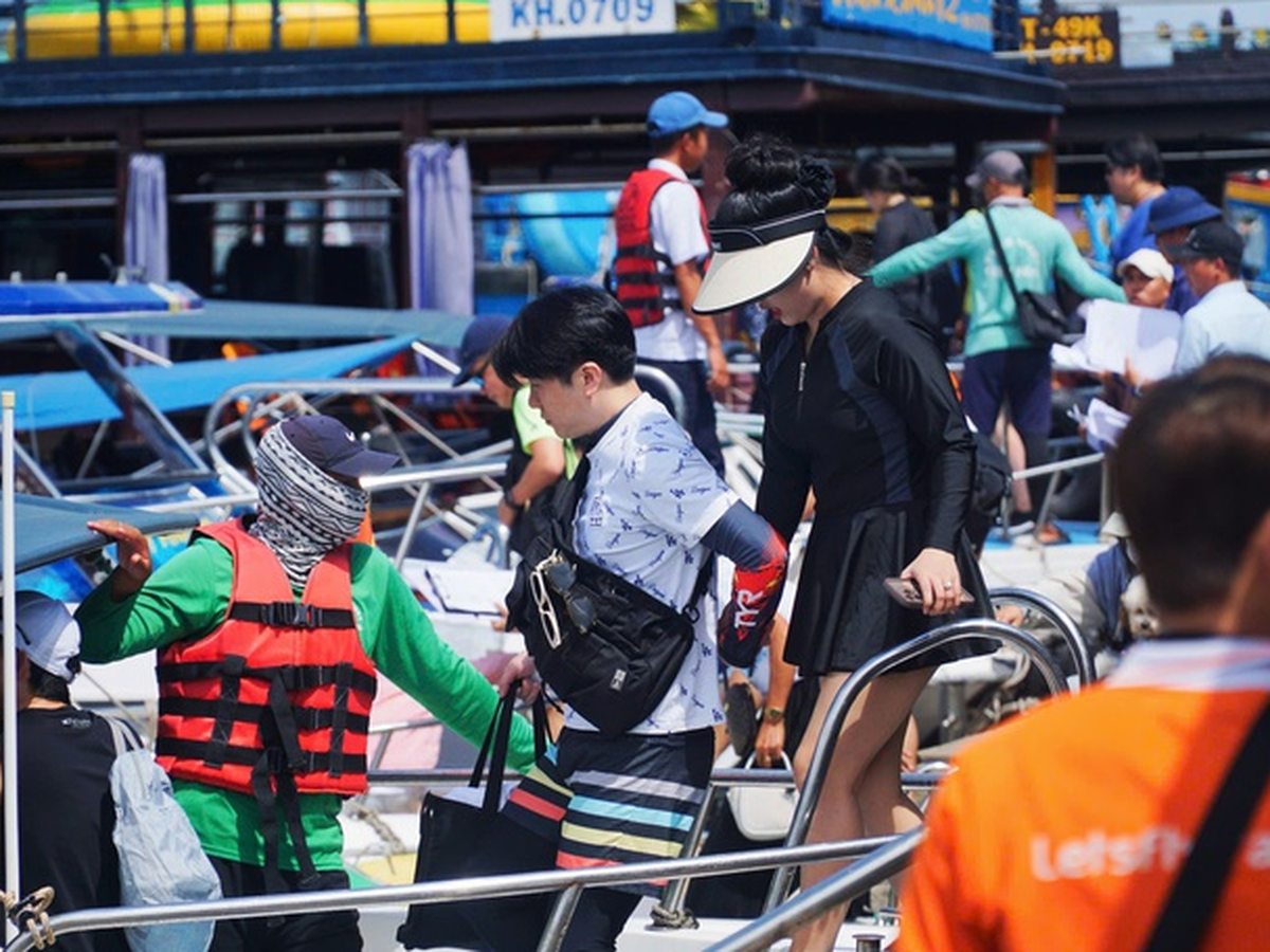 Entrance fees to Nha Trang Bay officially enforced starting September 25