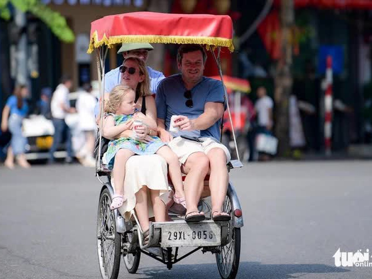 Hanoi sees 24.5% rise in international visitor arrivals in first 9 months of 2025