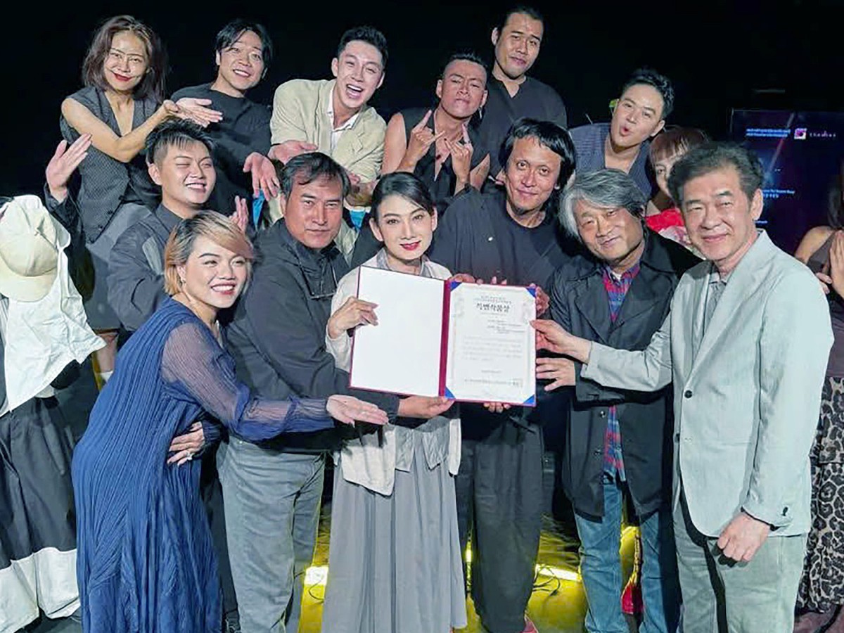 Vietnamese theater production 'Ao quan' wins Special Work Award in S.Korea