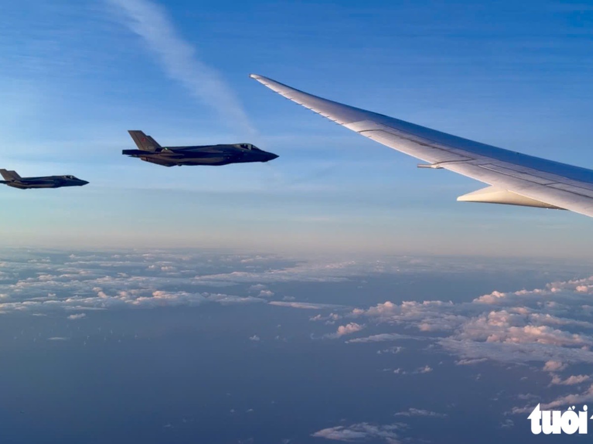 Danish fighter jets escort aircraft carrying Vietnam's top leader To Lam to Copenhagen