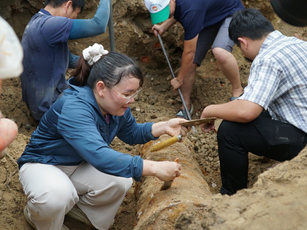 168-year-old cannon unearthed during restoration of historic citadel in Vietnam’s Da Nang