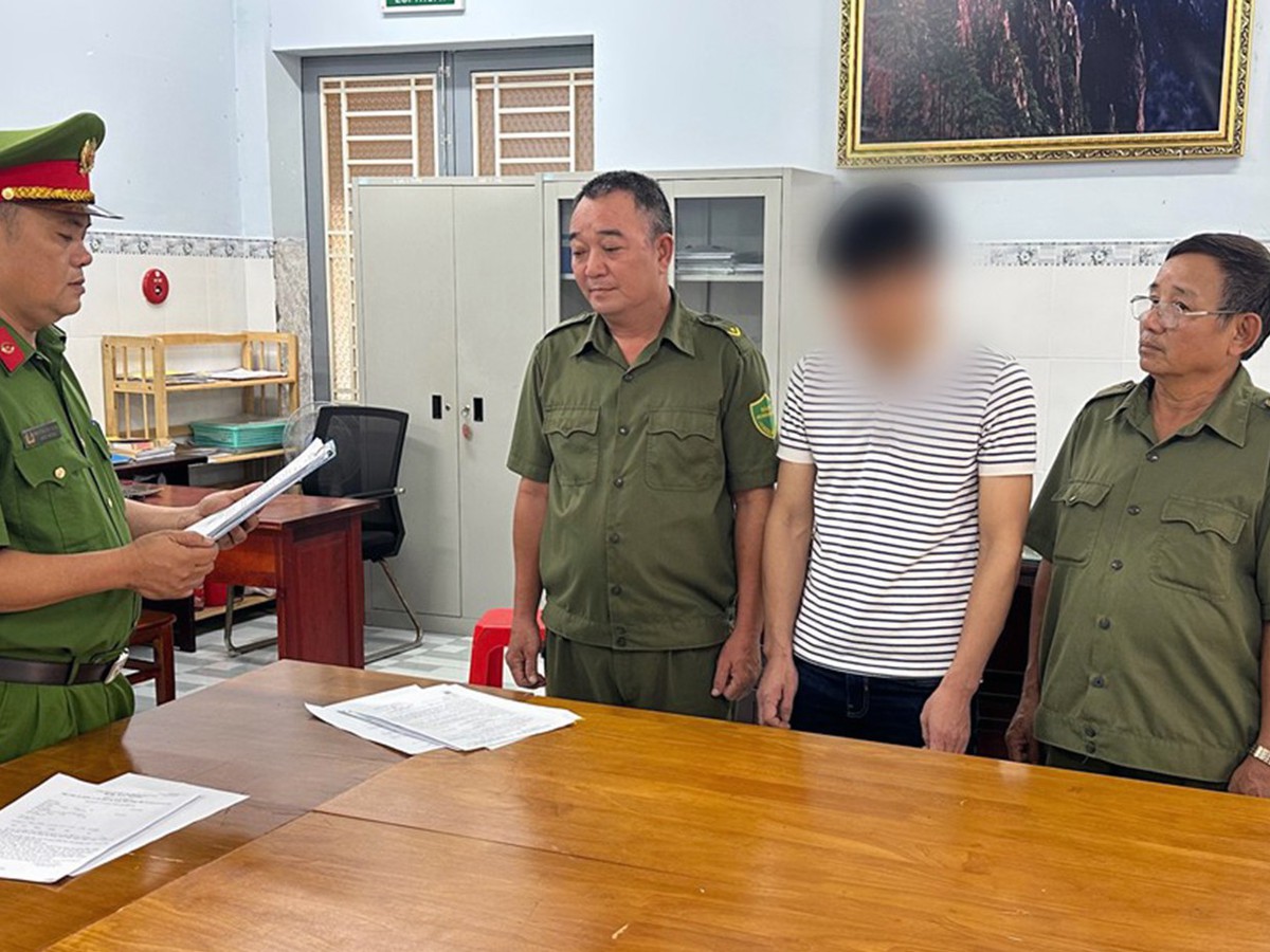 Vietnam shop owner prosecuted for selling counterfeit Louis Vuitton, Gucci, Dior clothing