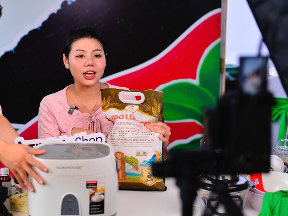 Farmers in southern Vietnam to get support selling products on Amazon, Shopee, TikTok Shop