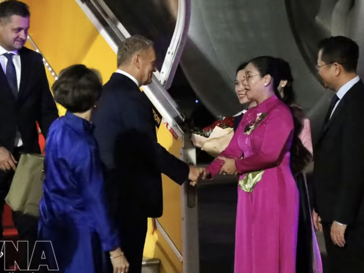 Polish PM arrives in Da Nang, beginning official visit to Vietnam