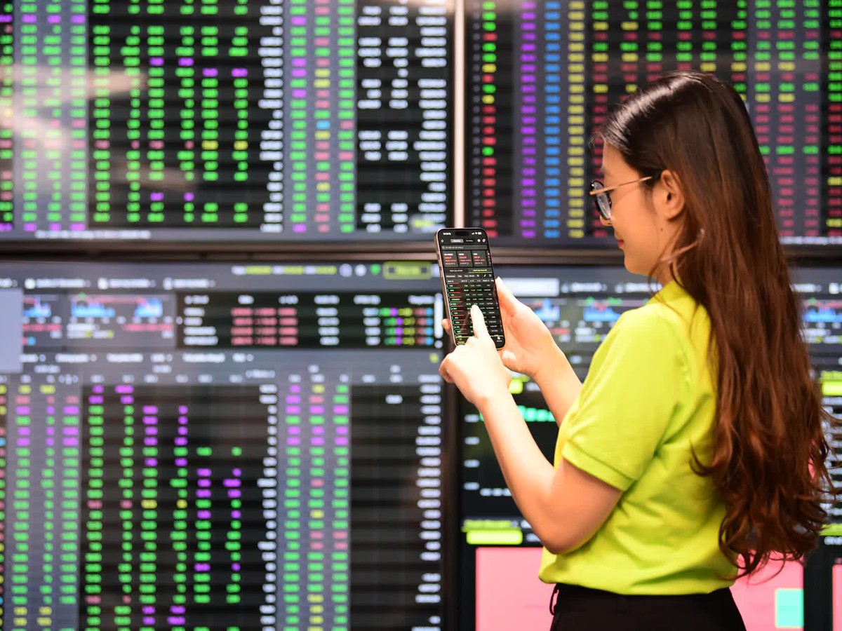Vietnam Morning Monitor: Revamp planned for iconic Ho Chi Minh City markets, police bust $15.6mn AI scam ring