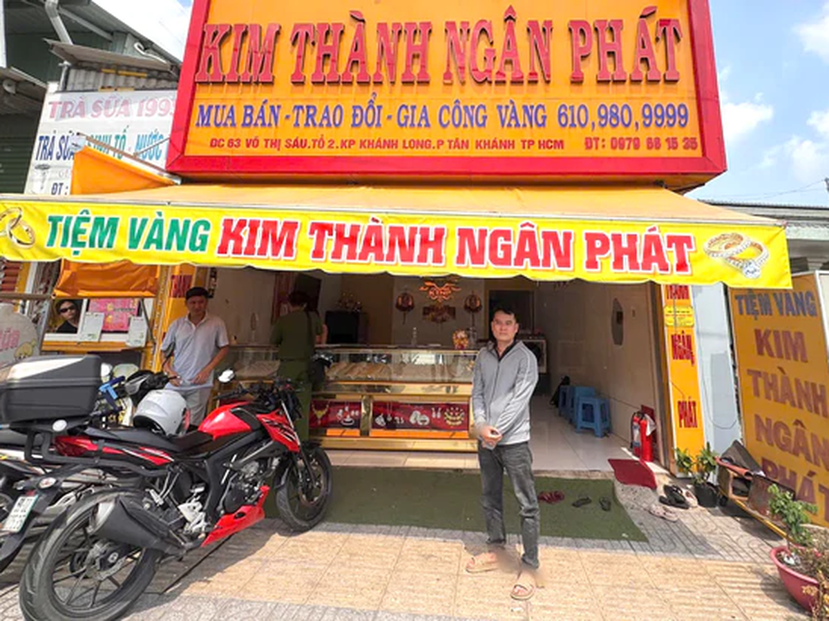 Man arrested 40 minutes after police receive report of attempted gold shop robbery in Ho Chi Minh City