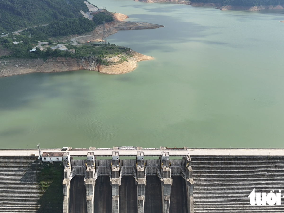 Hydropower reservoirs run dangerously low amid rainy season in central Vietnam hub