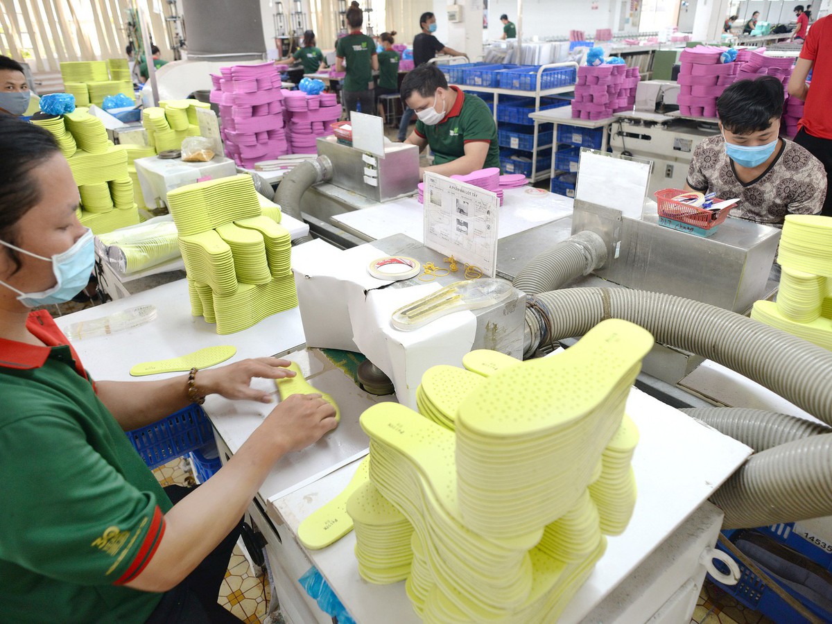 Which products are driving export growth, as Vietnam’s trade turnover pushes toward $1 trillion?