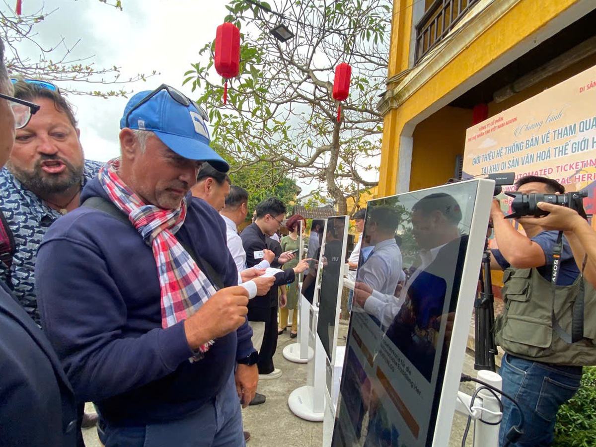 Hoi An launches smart ticketing system with multilingual guides