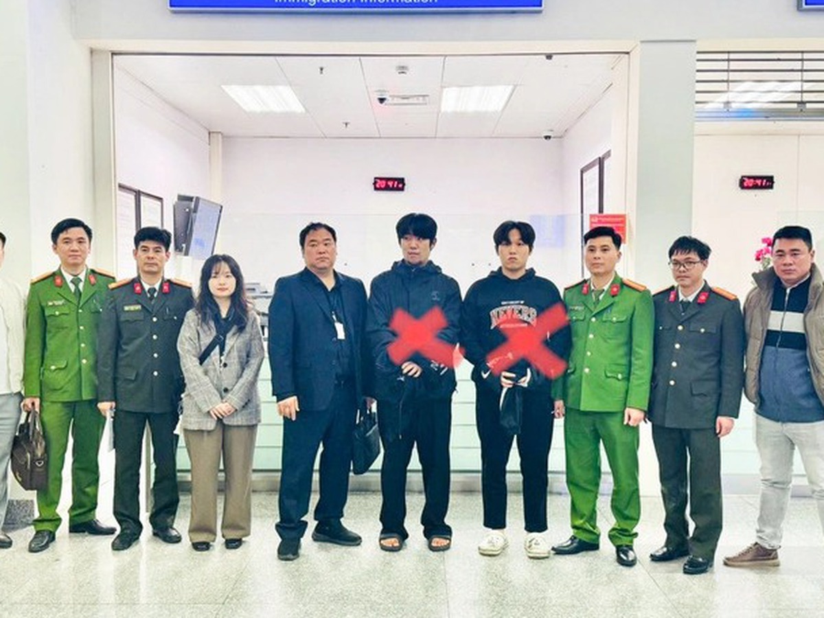 Vietnam hands over two Interpol red notice suspects to South Korea