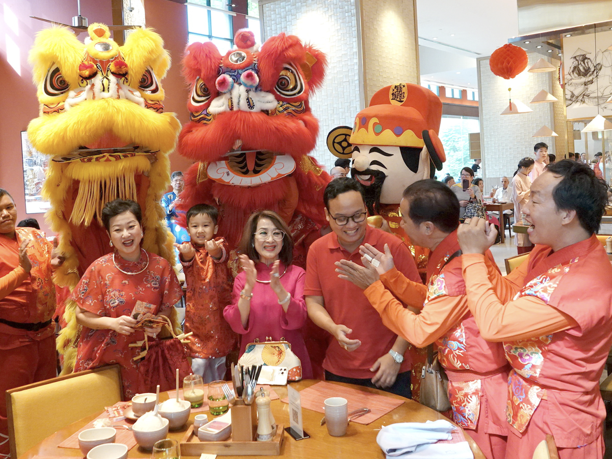 Luxury hotels in Ho Chi Minh City draw crowds with all-inclusive Tet experiences